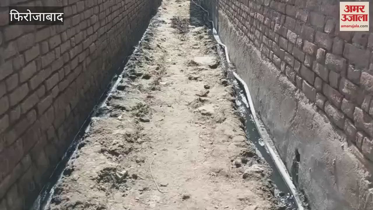 dilapidated road causes problems in traffic