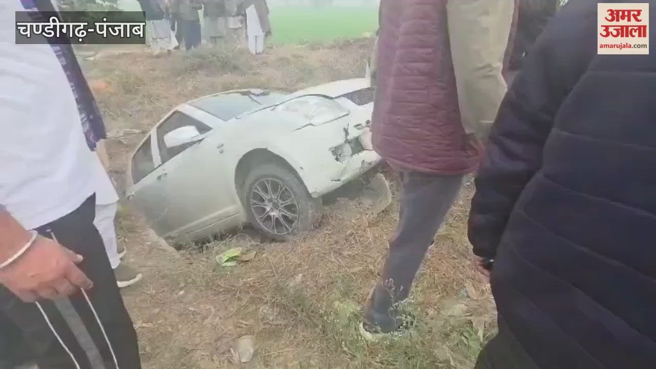 Former Ferozepur MLA Sukhpal Singh Nannu helped pull out a car that had fallen into a ditch.