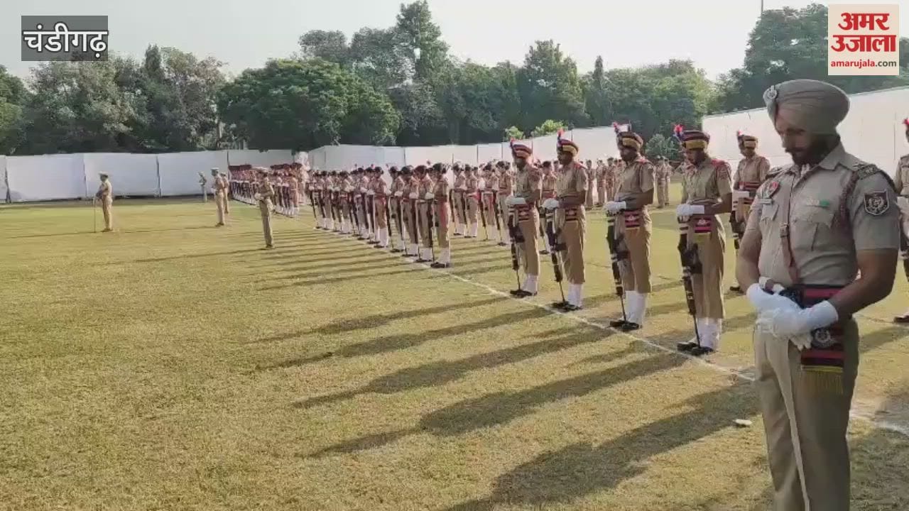 Tributes paid to martyrs at Sector 17 Police Station, Chandigarh on Police Commemoration Day