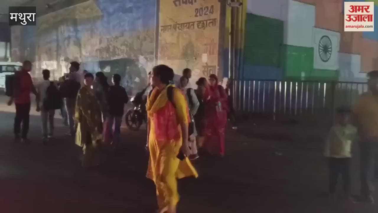 Goods train derails in Mathura