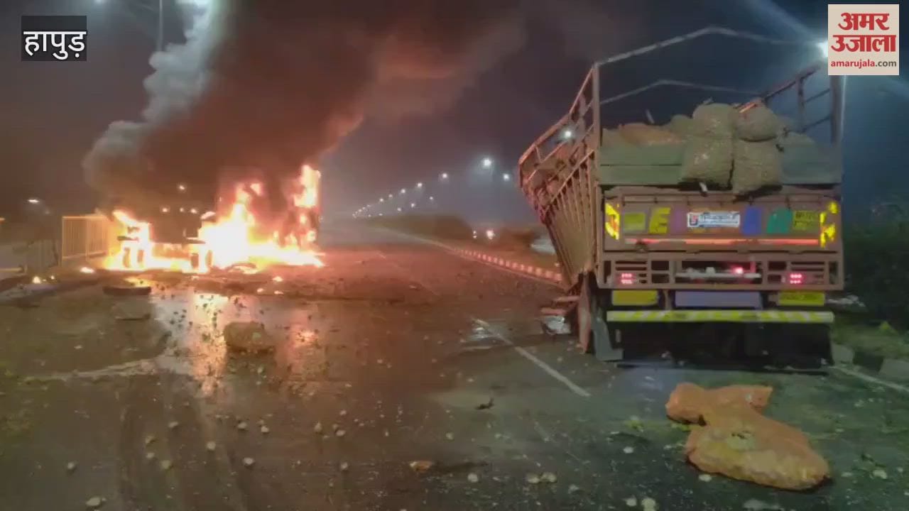 canter collided with cement-laden truck on Upside flyover in hapur