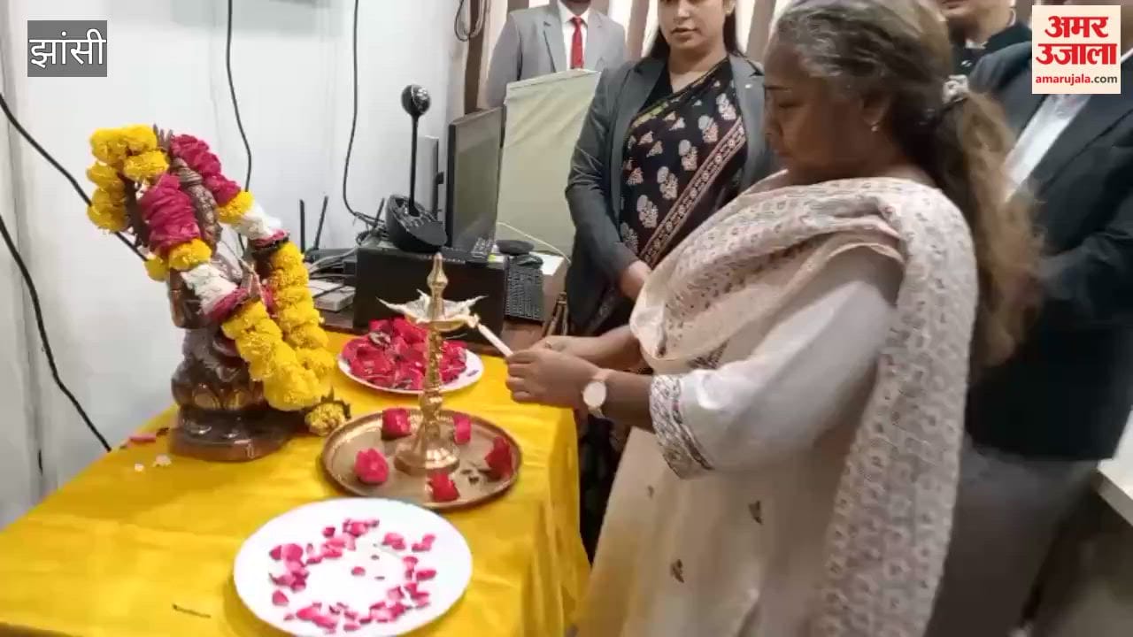 District Judge inaugurates the Lok Adalat by lighting the ceremonial lamp; Secretary Isha Tripathi provides details.