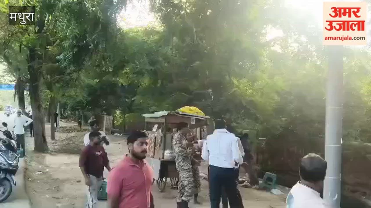 Police personnel slapped street vendor during an anti-enccroachment drive at vrindavan in mathura
