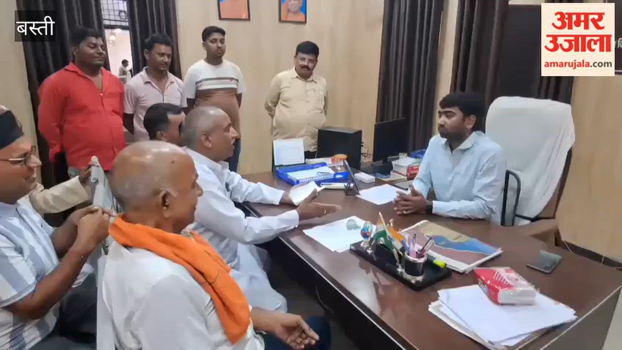 Bhanpur Traders Submit Memorandum to SDM Over Dust and Poor Road Construction Affecting Business
