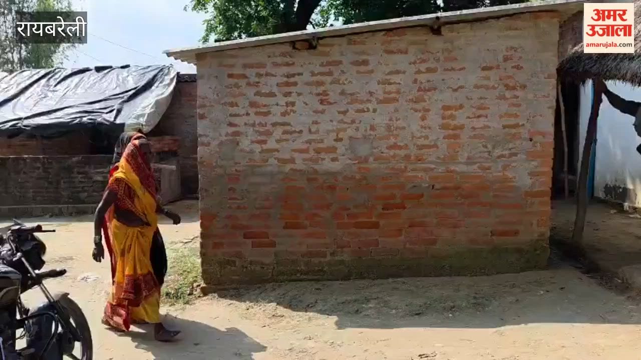 Part of roof collapsed during demolition in Raebareli one laborer died and two were injured