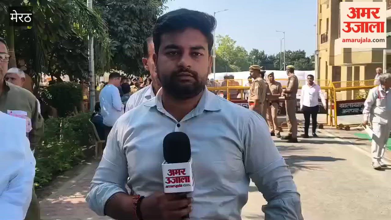 Meerut: State president of the Thakurai faction of the Teachers' Association stated that non-teaching staff cast votes; therefore, the result will not be constitutionally accepted.