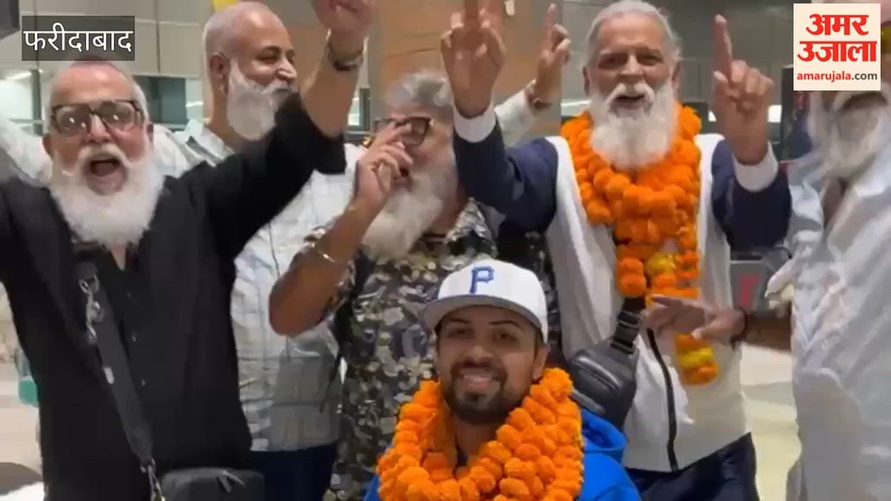 Pranav Soorma, who returned after winning two gold medals at the Asian Games, received a grand welcome upon reaching home