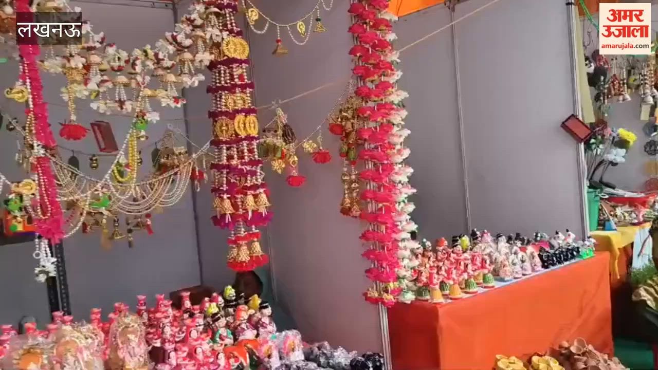 Clay fountains and terracotta elephants dominate Matikala Festival in Lucknow