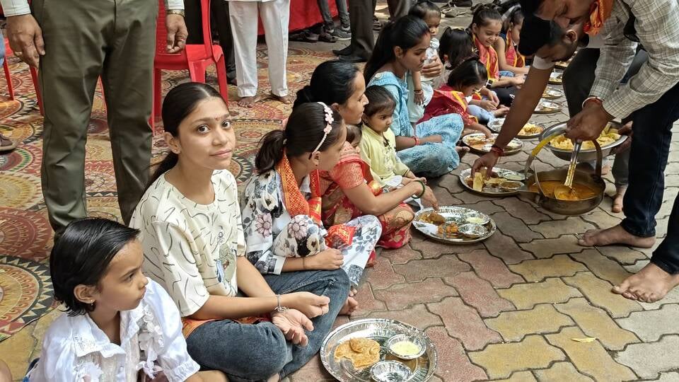 हजारो कन्याओ का पूजन कर बनाया रिकॉर्ड