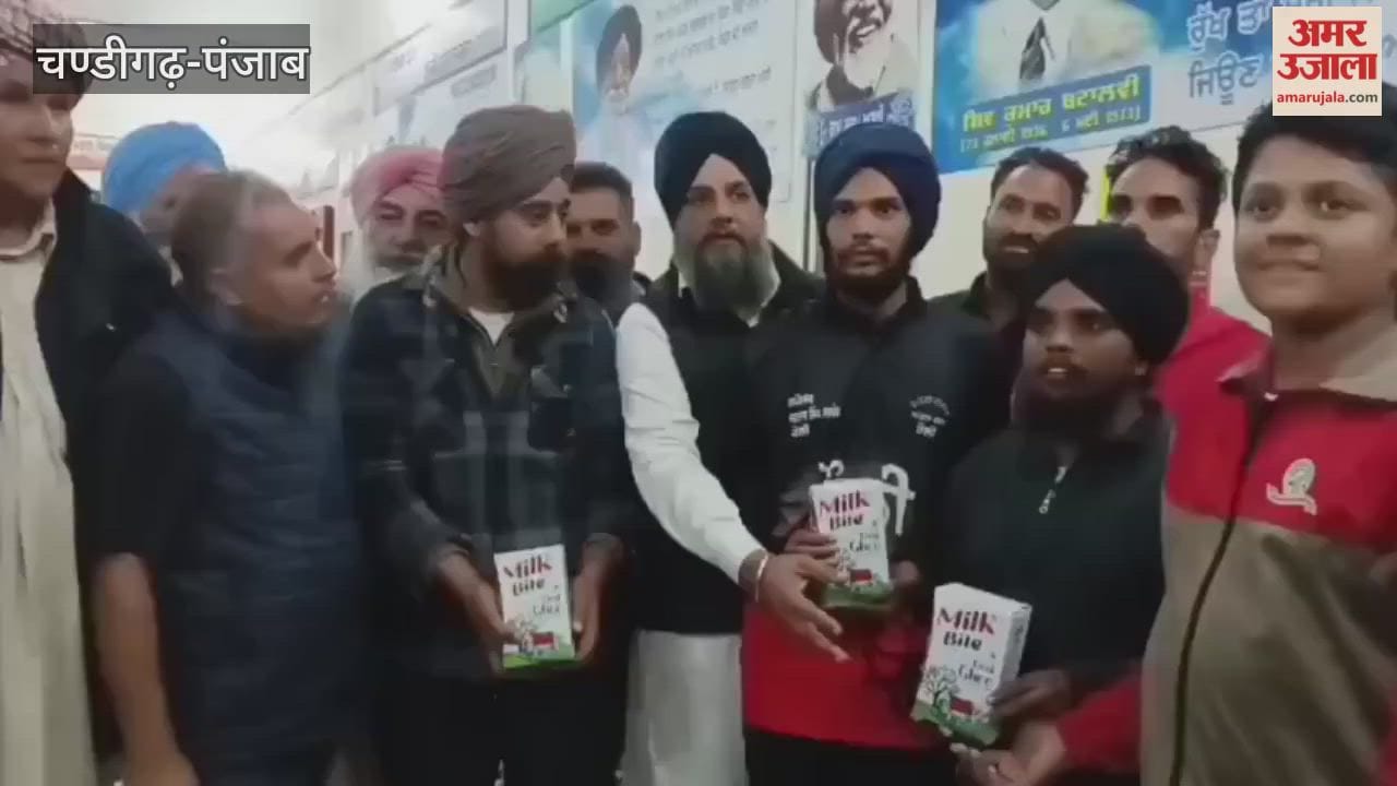 Leave your mobile and get prize in competition three youths from Moga became winners
