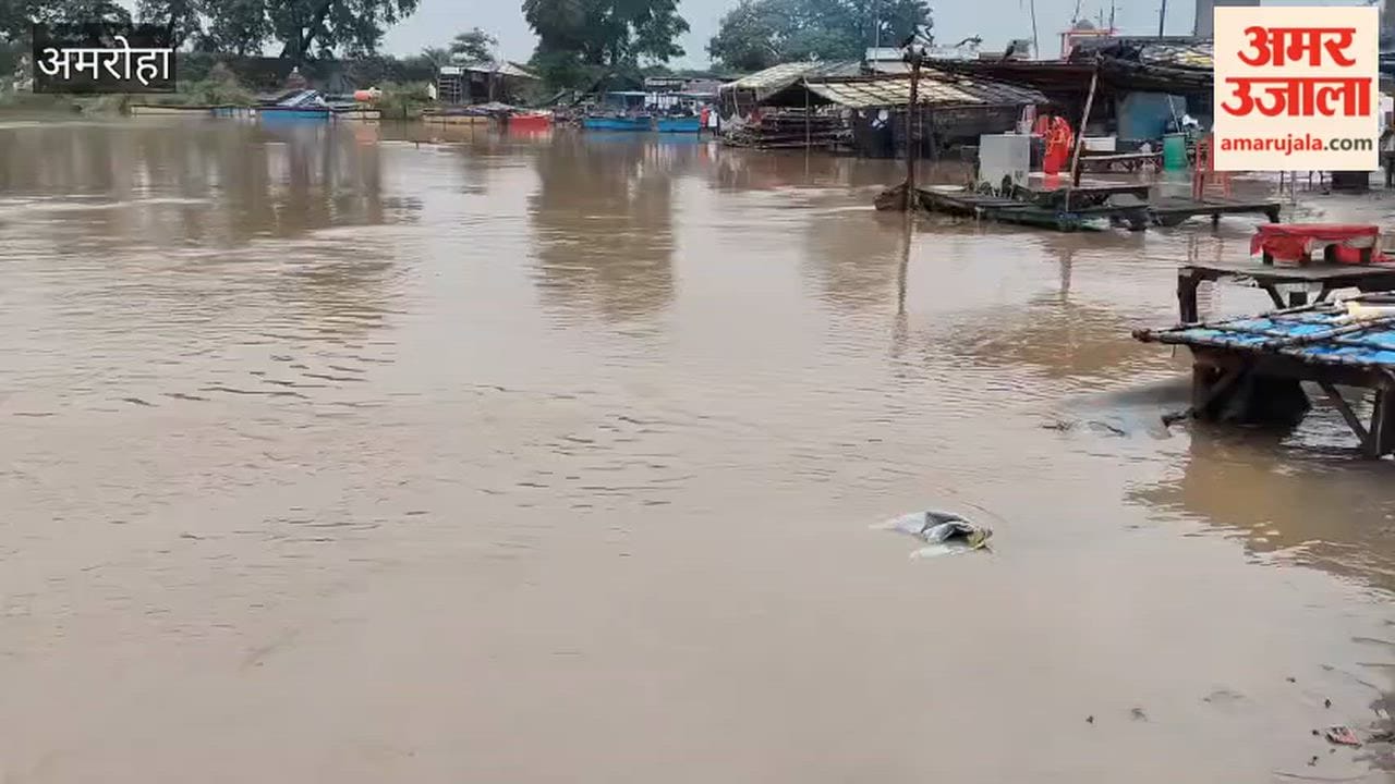 Water level of the Ganges rises by 50 cm, reaching the banks at Tigri