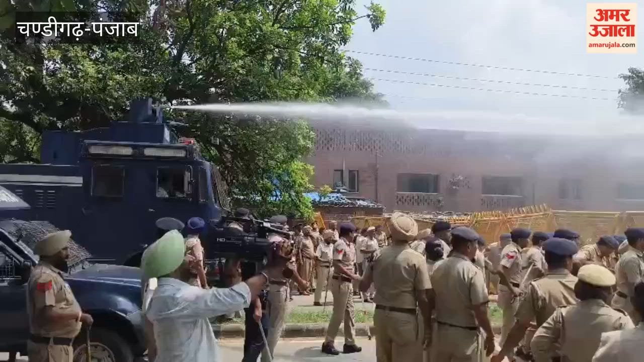 ABVP protests against paper leak.