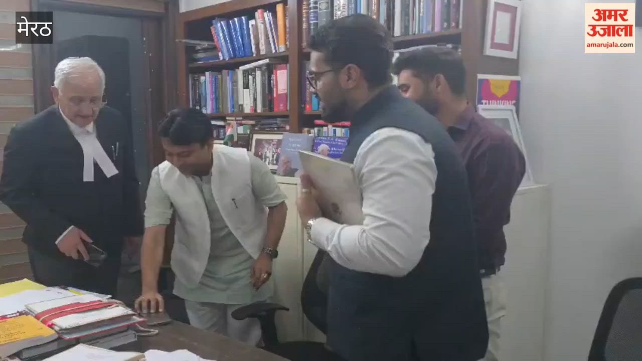 Central Market Episode: Traders and Lawyers Meet Former External Affairs and Law Minister, Senior Advocate Salman Khurshid