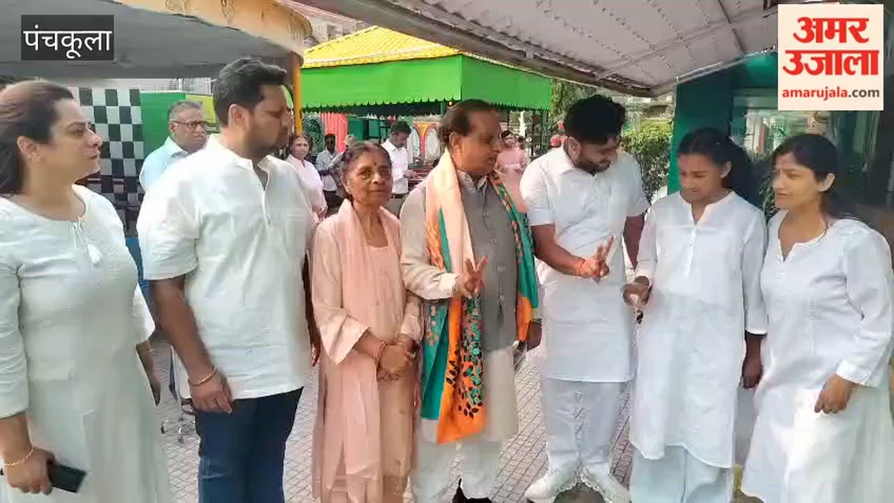 BJP candidate from Panchkula, Shyam Lal Bansal, cast his vote.