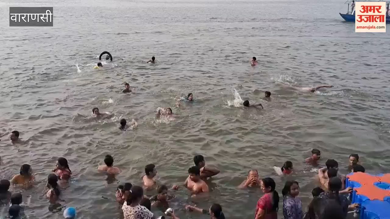 Amidst scorching heat of Nautapa lakhs of devotees take holy dip in Ganges