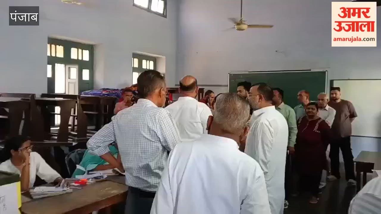 Argument over casting of bogus votes at Booth No. 106 in Moga.
