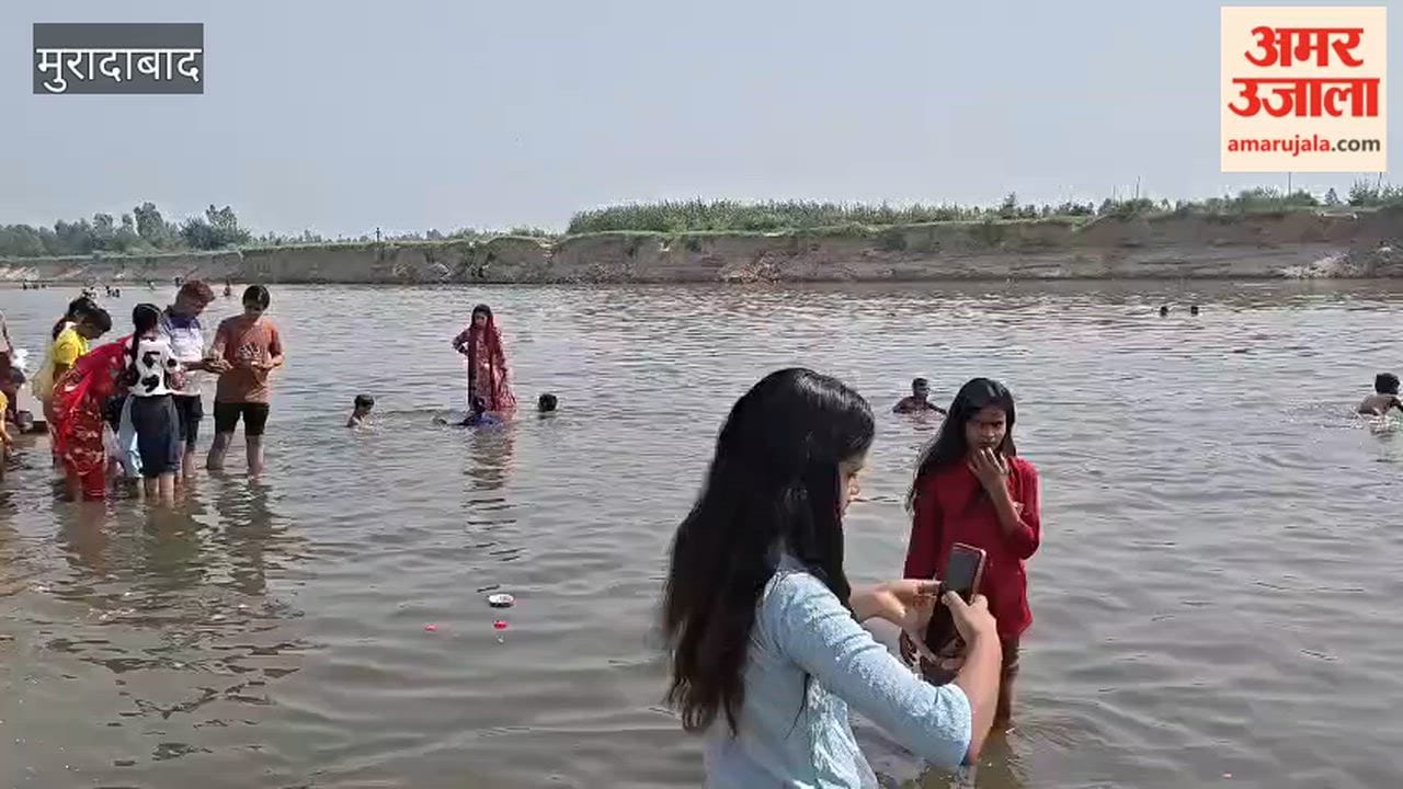 Ganga Dussehra, devotees took a holy dip along with children