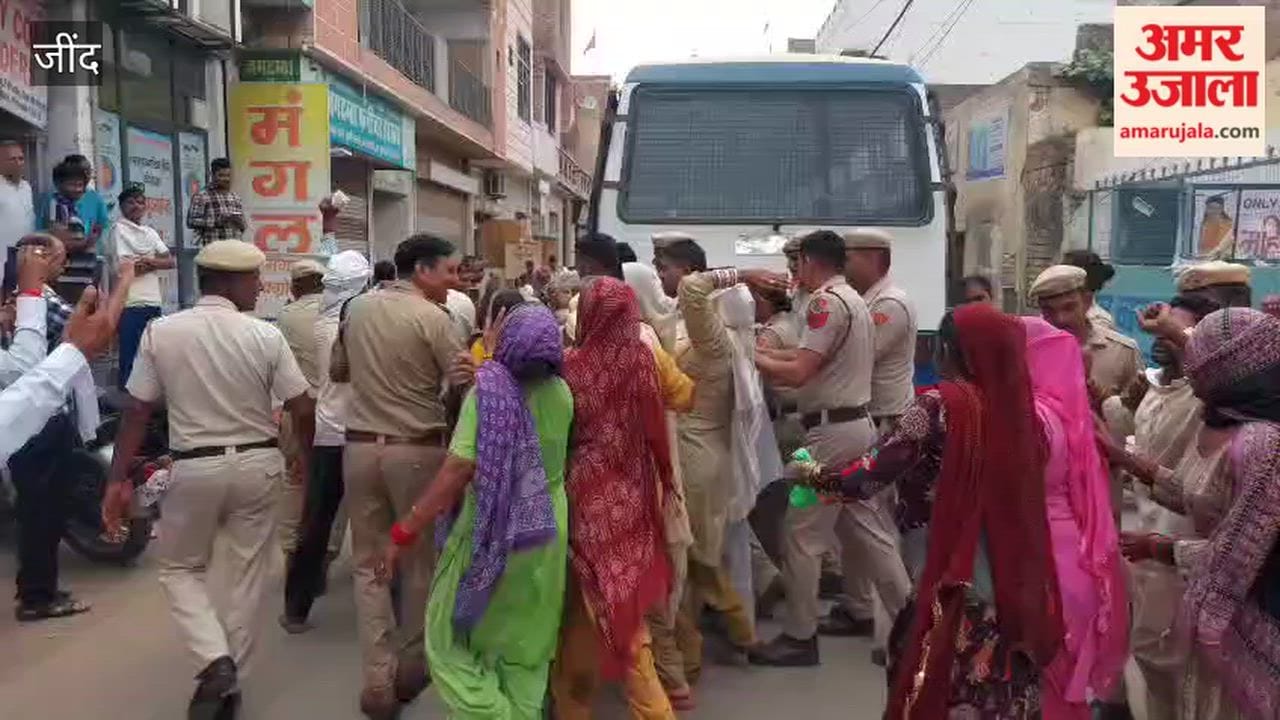 Narwana: Sanitation workers' strike continued for the 29th day; police detained the protesters.