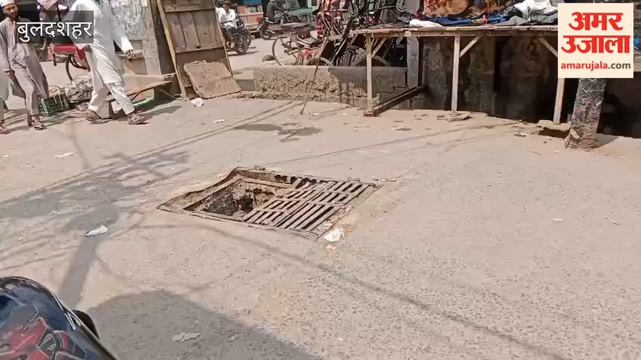 Child on bicycle gets trapped in open main hall in Khurja rescued by locals