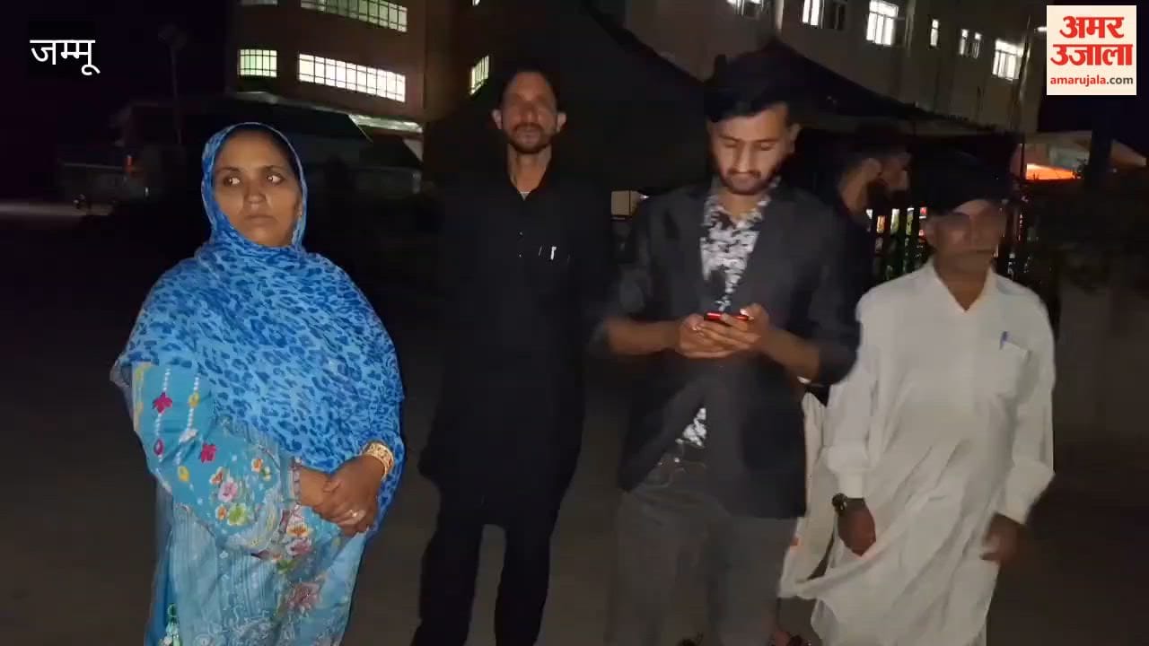 NHM Employees Hold Candlelight March in Bandipora Amid Ongoing Strike
