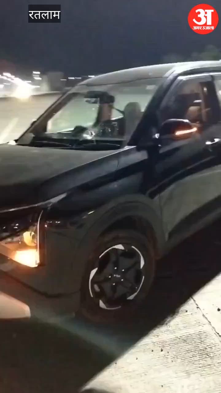 Delhi-Mumbai Expressway unsafe; miscreants pelt vehicles with stones again-car windows shattered
