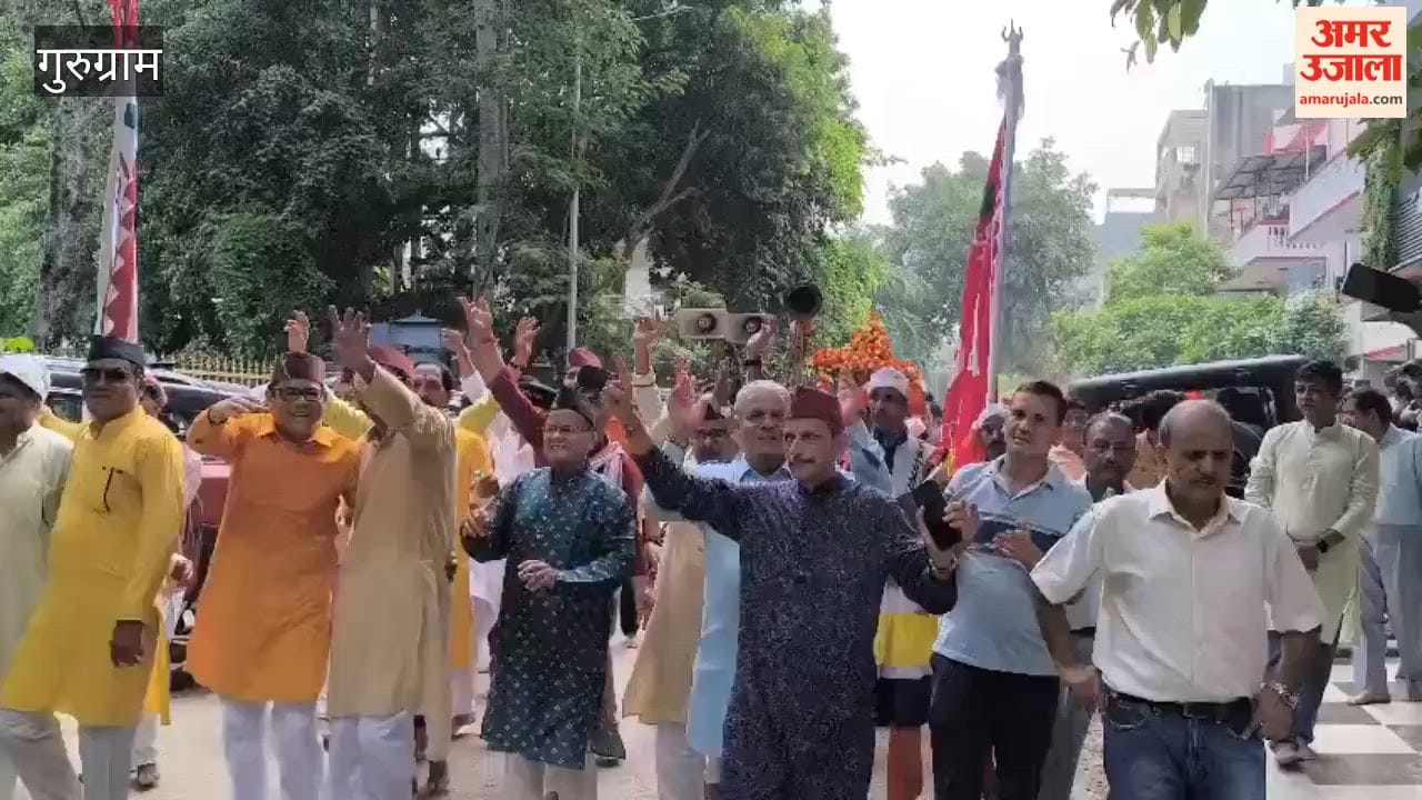 Palanquin of Maa Nanda was taken out amidst singing and dancing to tunes of dhol-damau and traditional musical instruments