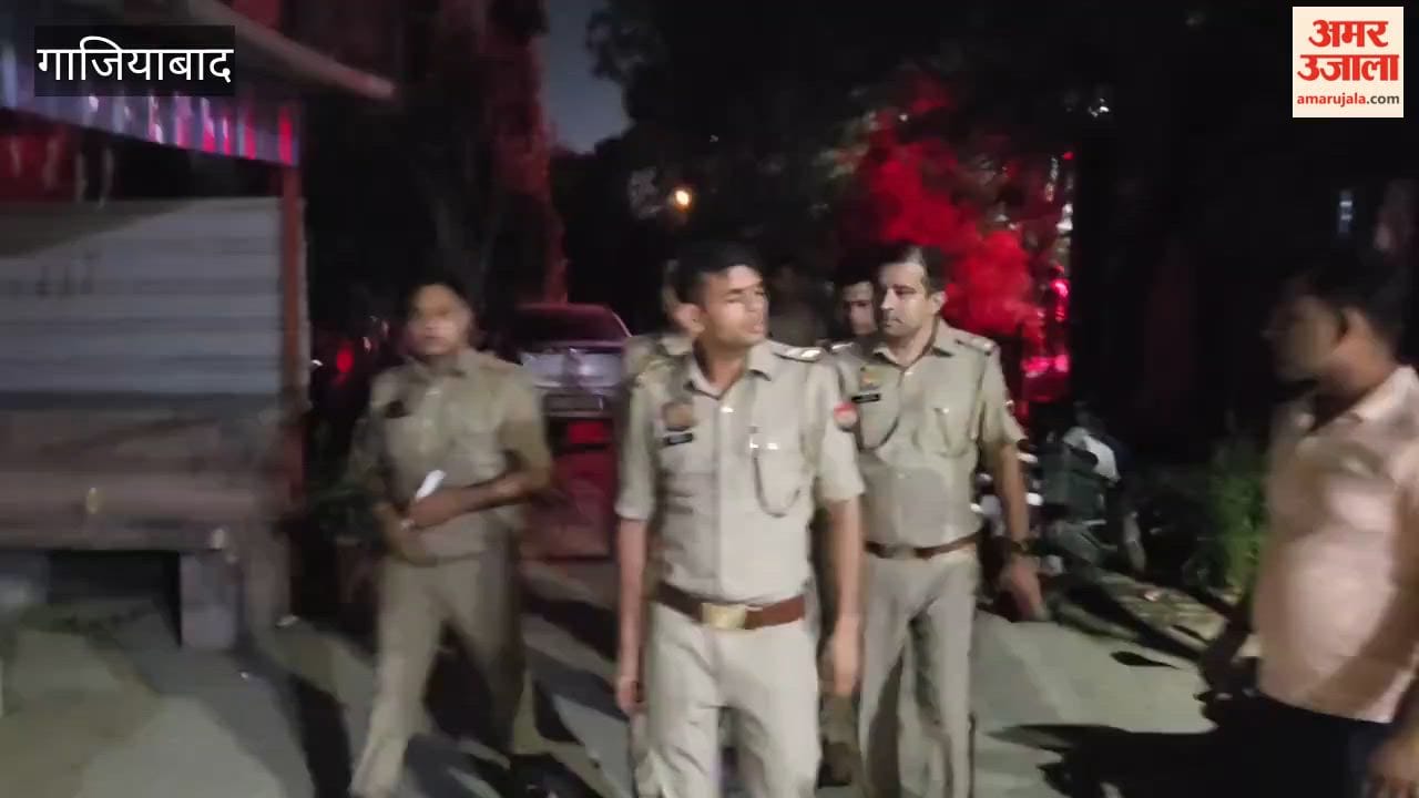 Youths on their way to immerse a Ganesh idol attacked people in Muradnagar; four injured