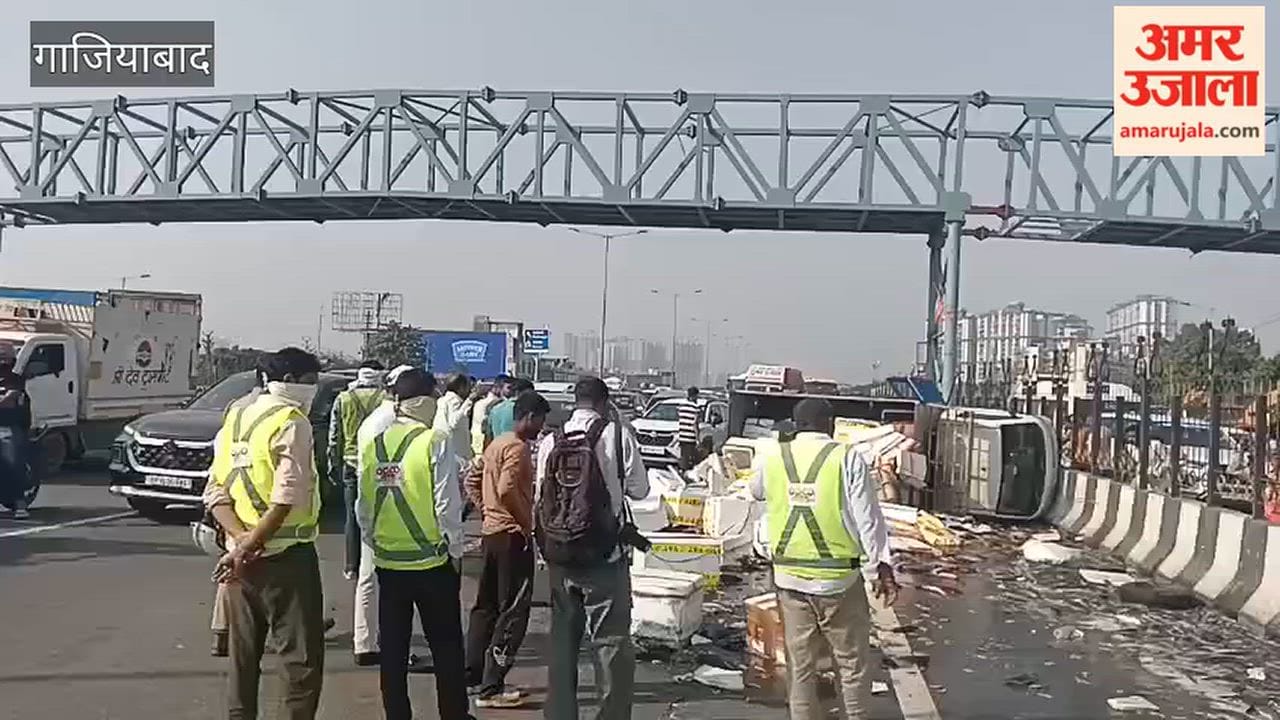 Ghaziabad DCM truck overturns after tyre burst on Wednesday fish spill onto expressway