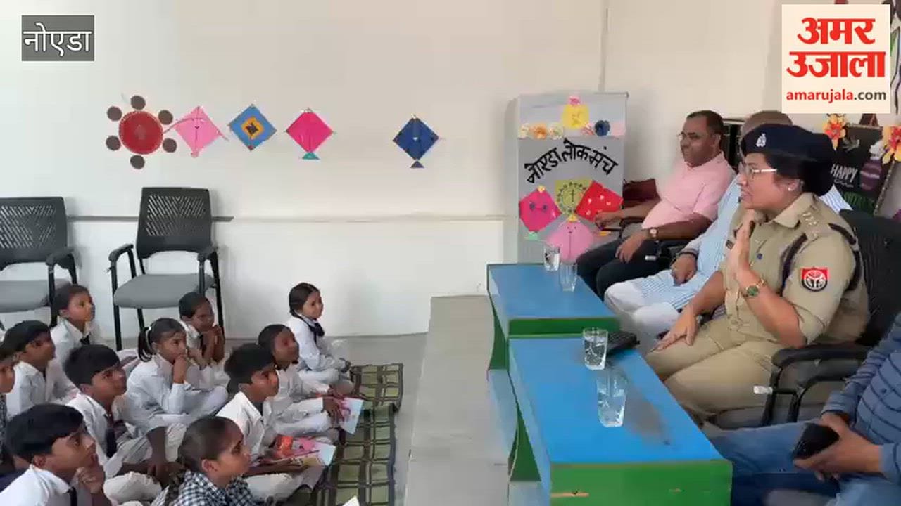 Noida Students learn valuable lessons at a Police Pathshala in school