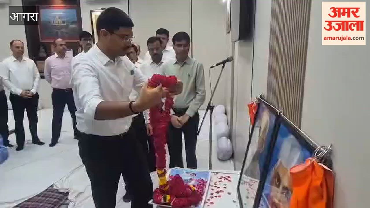 Bapu and Shastri Ji remembered on their birth anniversaries