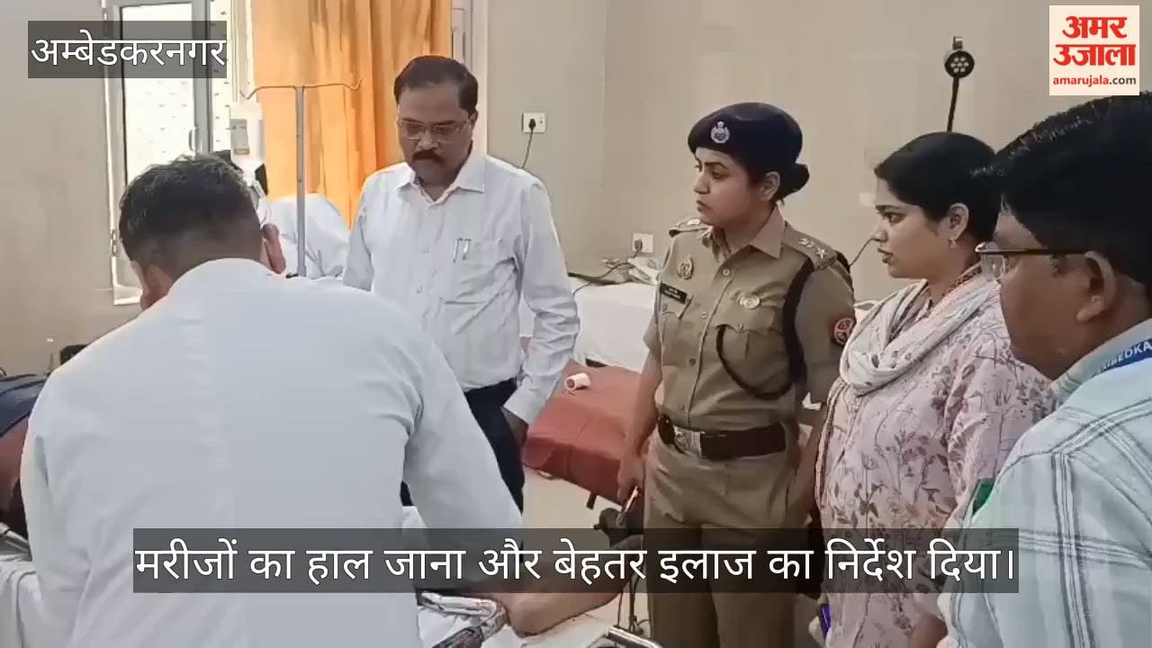 VIDEO: गोरखपुर लिंक एक्सप्रेस-वे हादसा, जिलाधिकारी व पुलिस अधीक्षक ने घायलों का लिया हालचाल