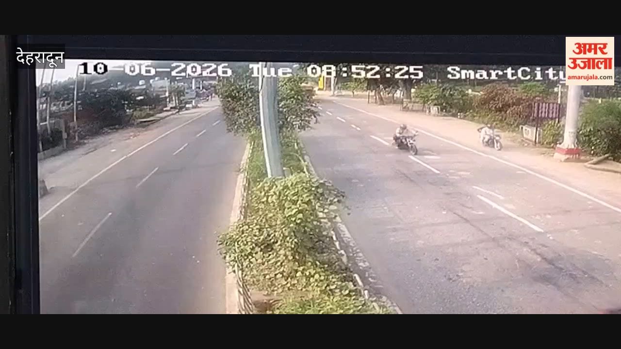 Accident near Delhi Dehradun Highway checkpost out-of-control truck rams into police bus