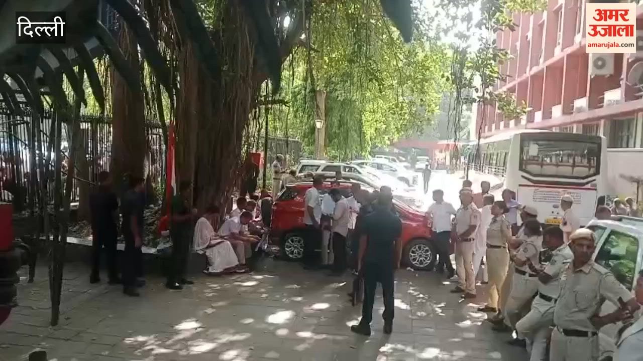 INDIA bloc march Police stopped Congress leaders including Rahul Gandhi