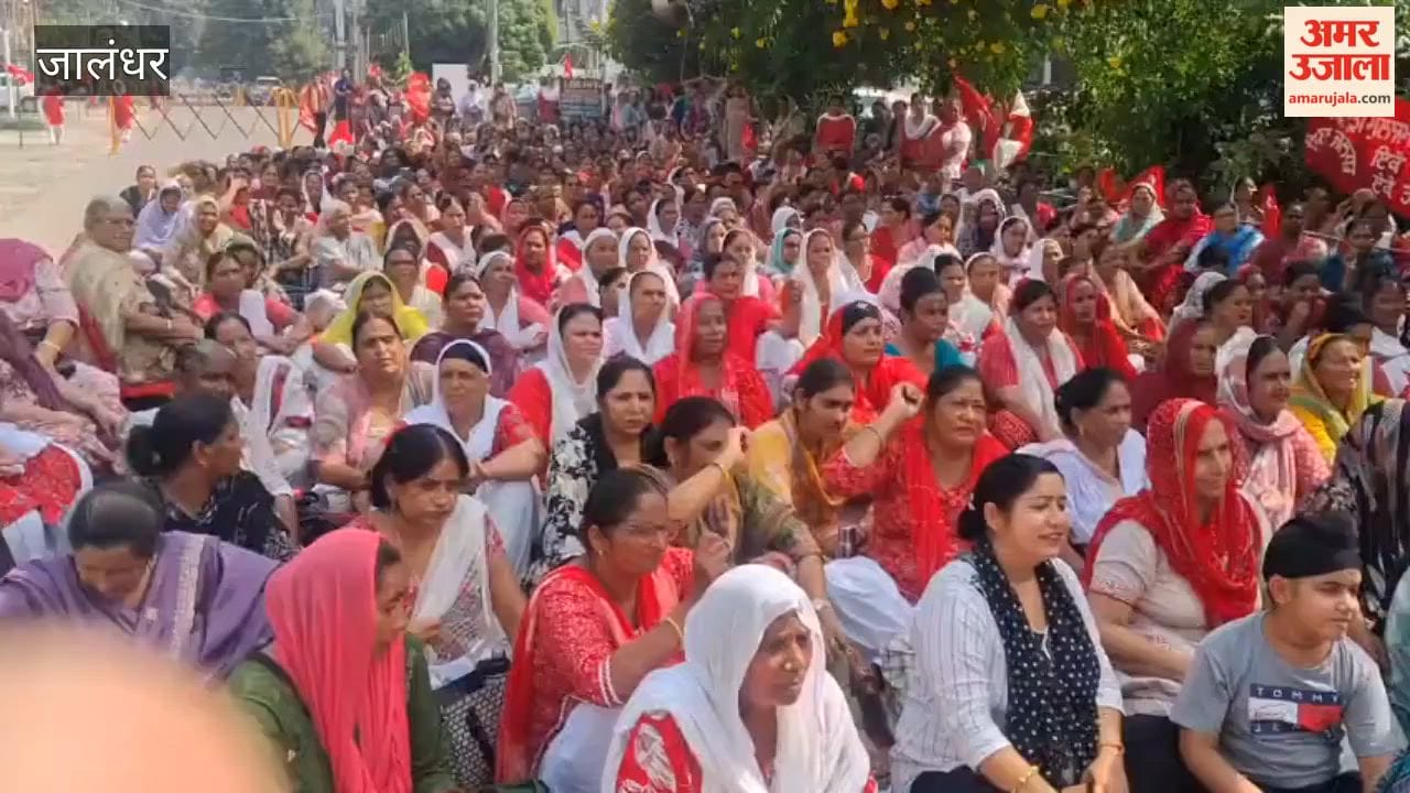 Anganwadi workers protest outside MP Harbhajan Singh's house in Jalandhar.