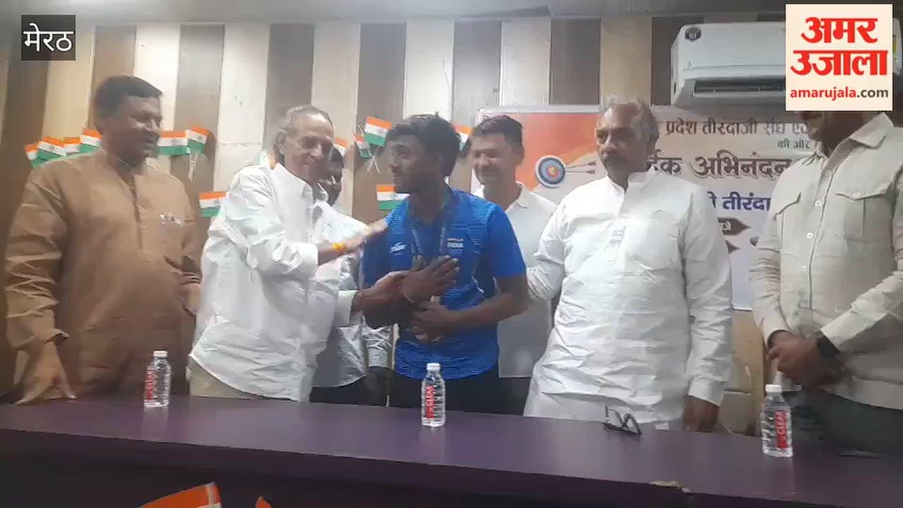 Meerut: Archer Neeraj Chauhan felicitated for winning a medal at the Asian Games.