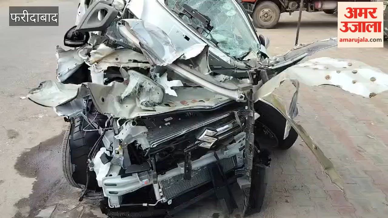 Speeding car collides with a trailer at Faridabad Hardware Chowk