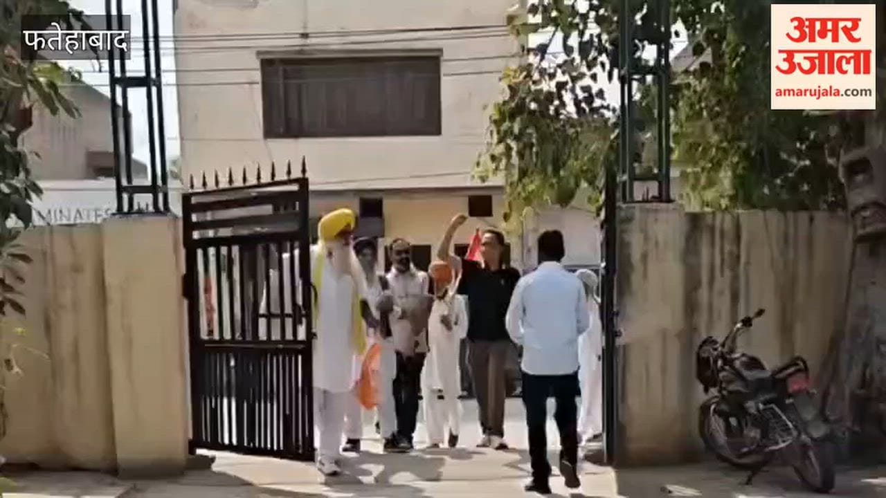 Samyukt Kisan Morcha locks the gates of Tohana and Dharsul grain markets; demands the start of government procurement.