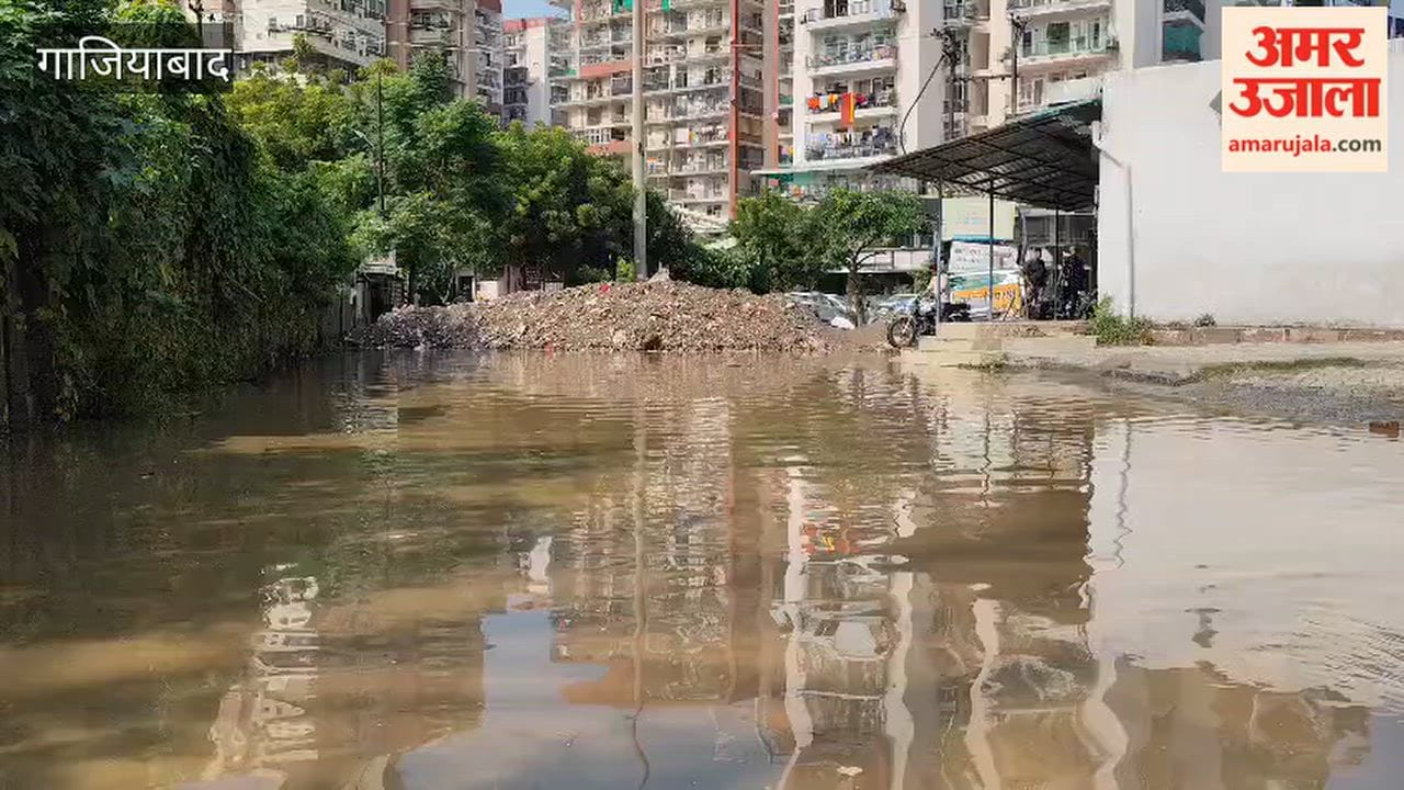 Waterlogging in Indirapuram and causing problems for two-wheeler riders