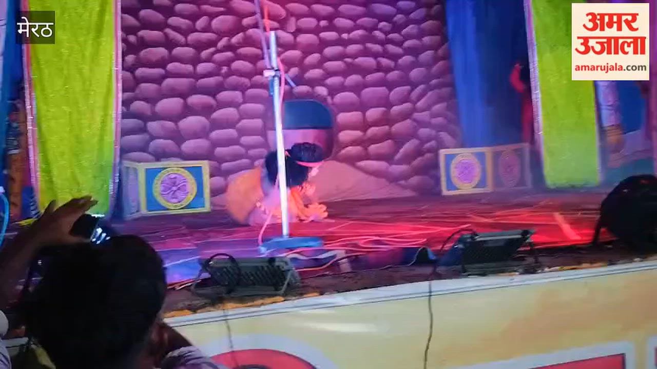 Devotees were deeply moved while watching the poignant enactment of 'Bharat Milap'.