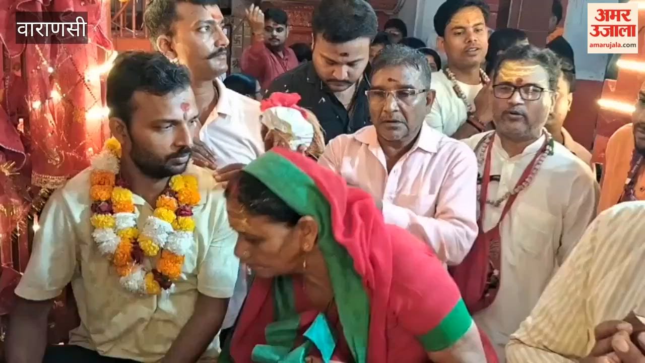 Devotees flock Kashi for glimpse Goddess Kaalratri