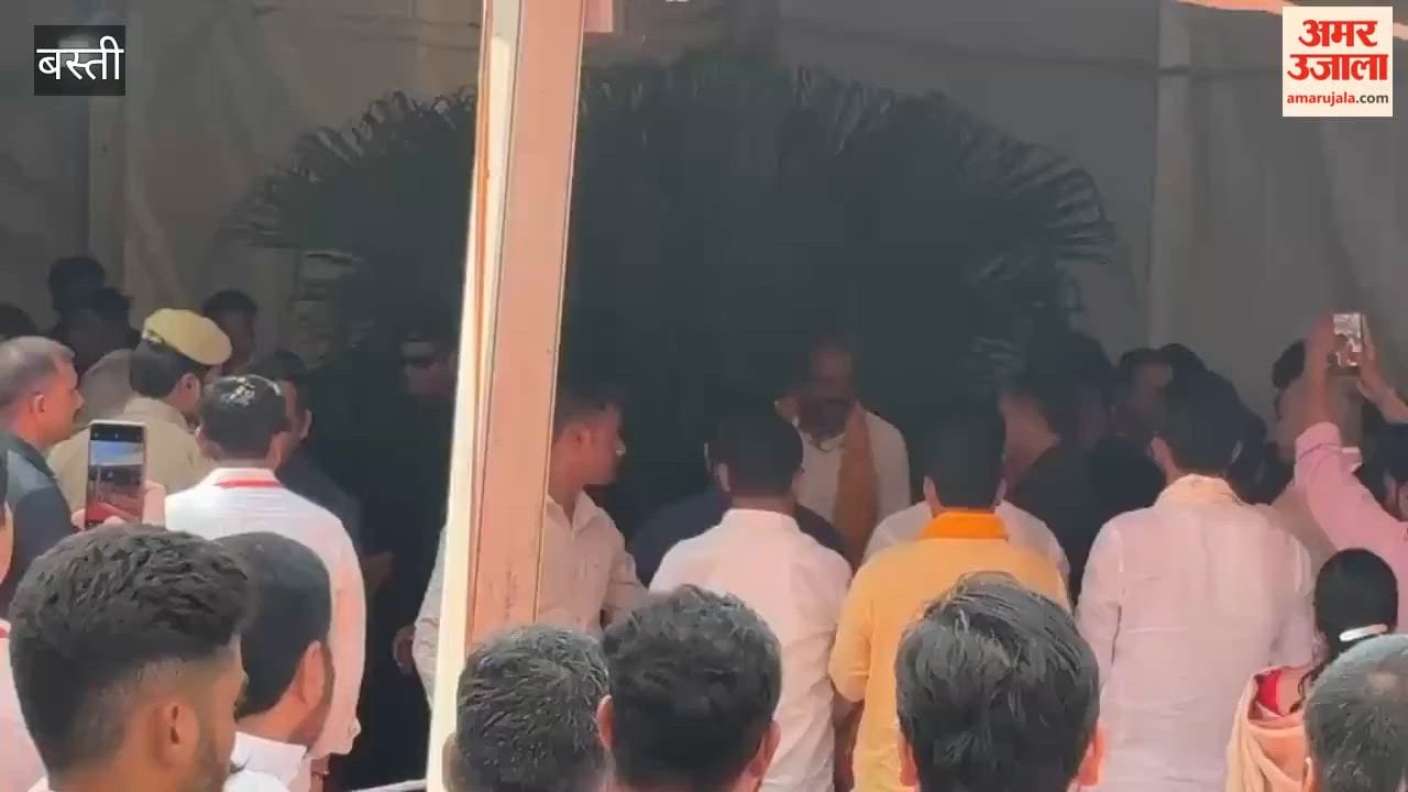 CM Yogi Adityanath Pays Tribute to Former MP Harish Dwivedis Mother