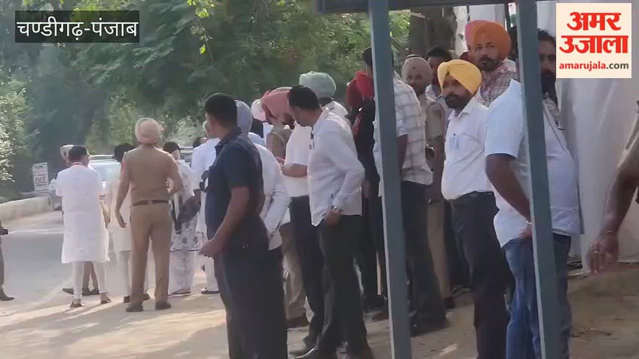 Home Minister Amit Shah arrived at Jhota's house.