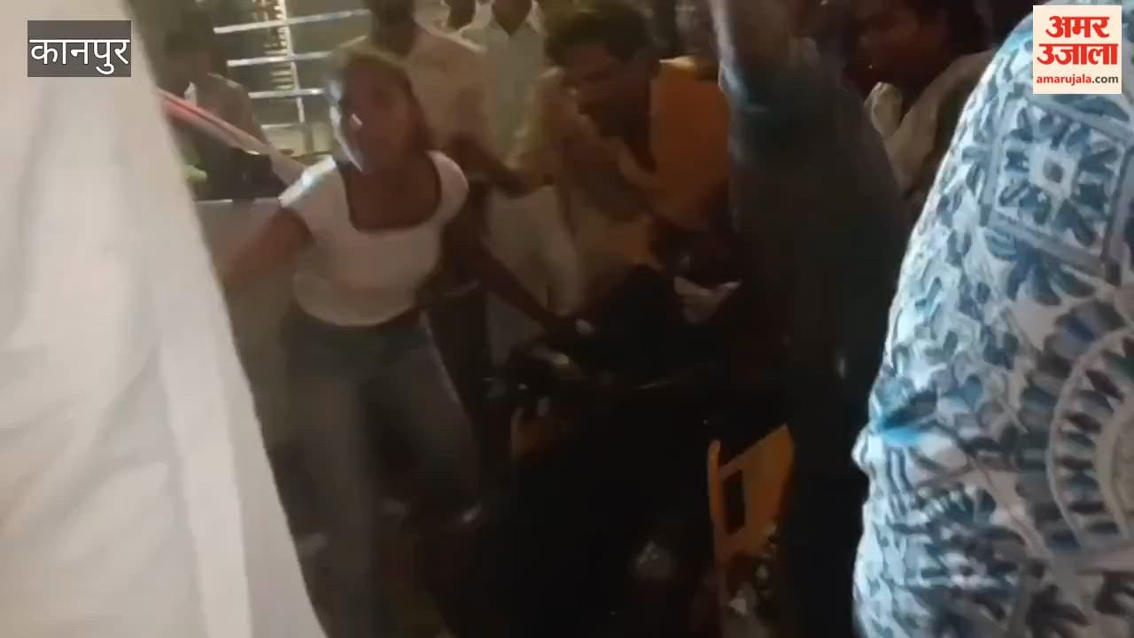 Three people injured in a cylinder explosion at Ramlila ground in Dhari Purwa Kanpur