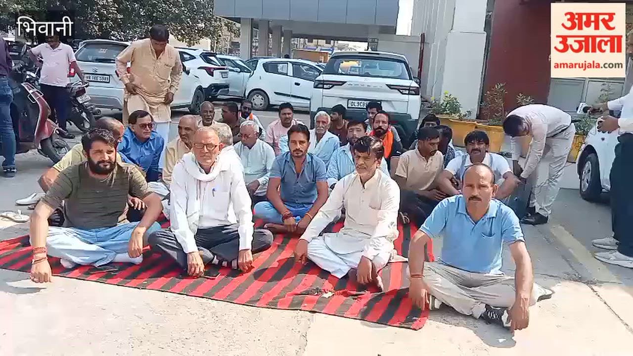 Protest launched at the District Civil Hospital in Bhiwani over the death of a newborn baby.