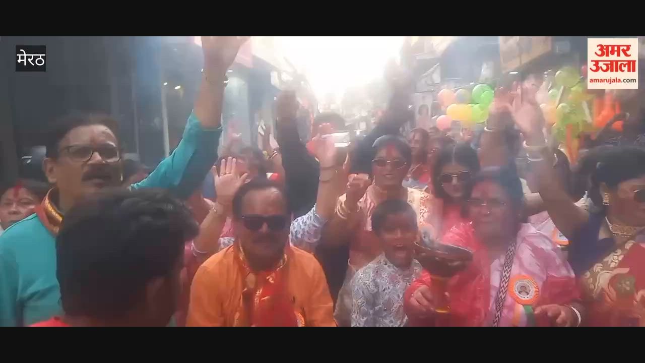 Meerut: Bengali Community Performs Dhunuchi Dance During Durga Visarjan Procession from Sadar Durgabari Temple