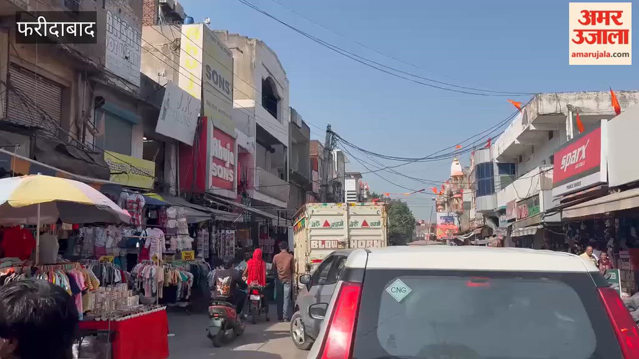 Traffic jams in Faridabad due to Karwa Chauth shopping