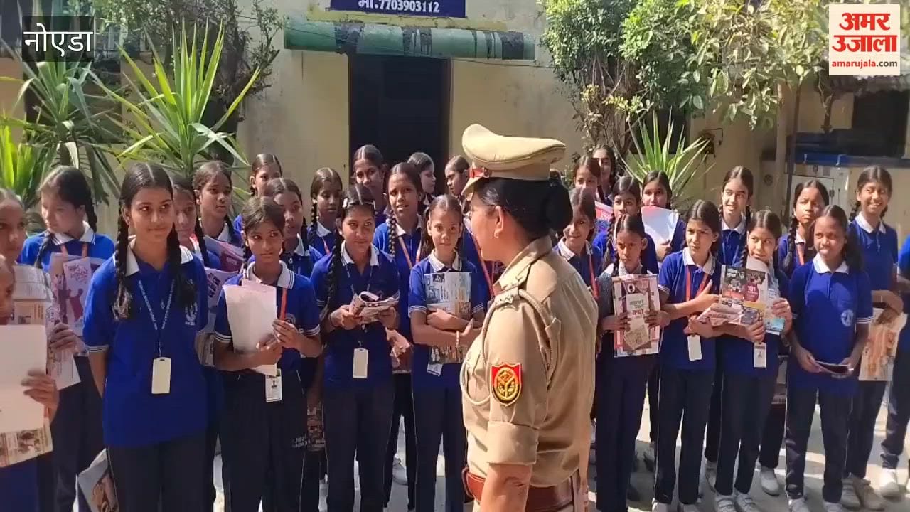female students received safety tips during Amar Ujala Police Dost campaign in Noida