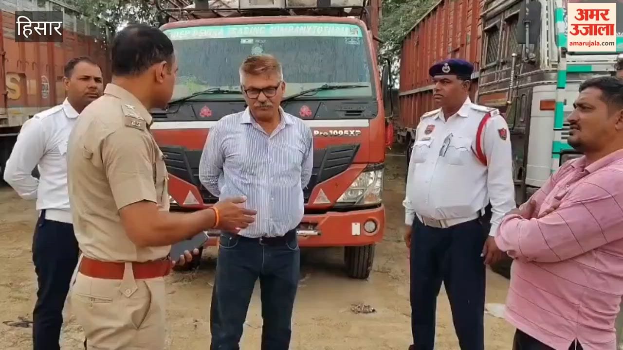 Strict enforcement of traffic rules in Hansi: Drivers sensitized, challans issued