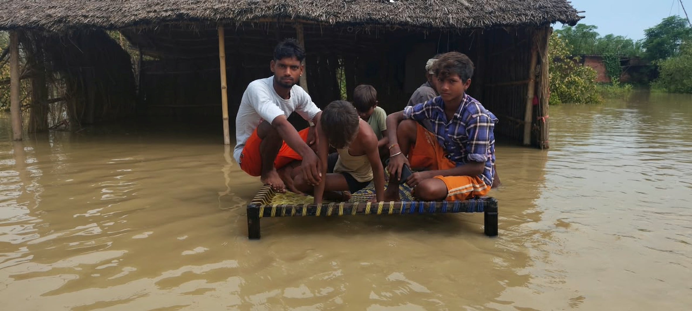 तराई में बाढ़ से बिगड़े हालात।