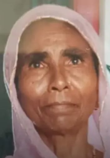 हत्या की जानकारी के बाद मौके पर पहुंची पुलिस।
